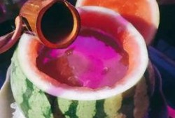 塞头吃瓜,夏日消暑新风尚