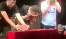 年度吃瓜大赛视频,盘点年度最热辣视频瞬间