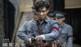 建军大业吃瓜男孩,揭秘“吃瓜男孩”背后的故事