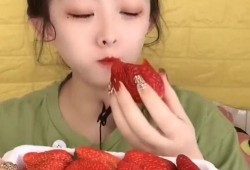 草莓姐姐吃瓜,草莓姐姐的瓜田奇遇记